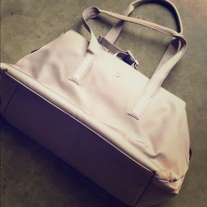 LULU LEMON GO GETTER BAG NWOT 26L